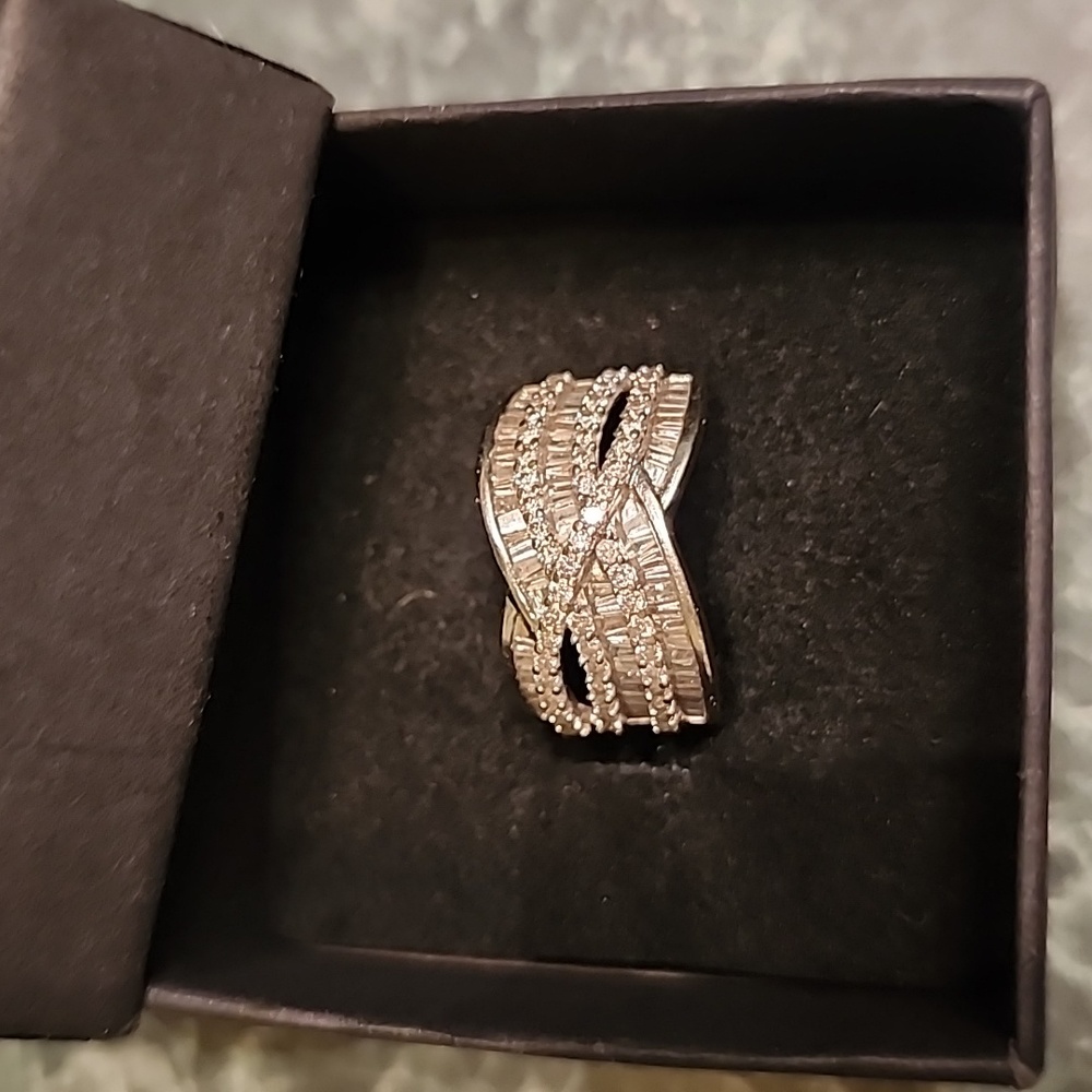 Diamond 10k white gold estate ring